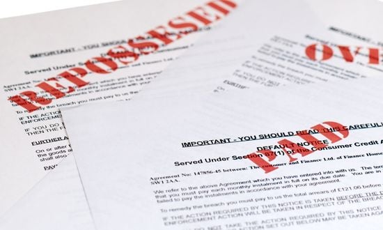 Documenti di pignoramento e avvisi di default.