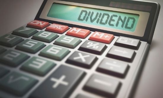 Calcolatrice con display che mostra "dividendo"