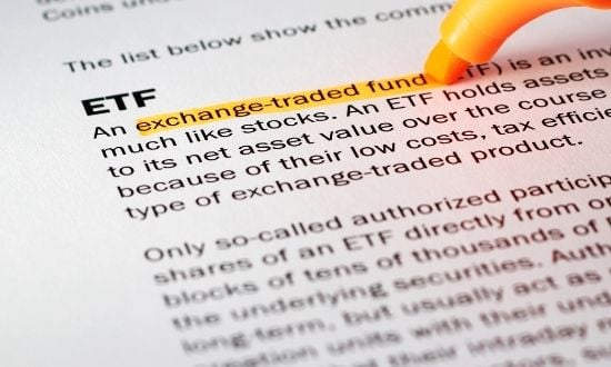 Definizione di ETF evidenziata con evidenziatore arancione.