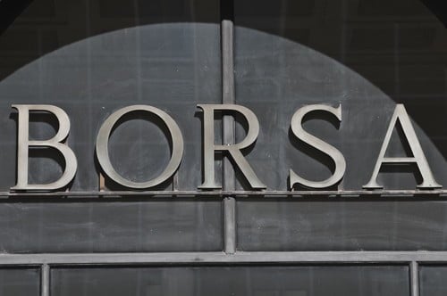 Ingresso della Borsa Italiana a Milano.