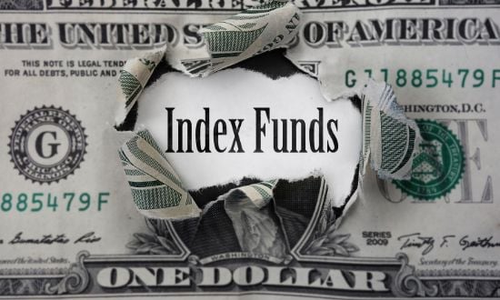 Fondi indicizzati su banconota da un dollaro strappata.