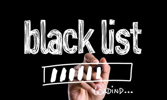 "Lista nera in caricamento, scritta a mano"