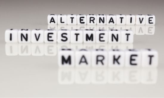 Mercato degli investimenti alternativi in lettere cubiche.