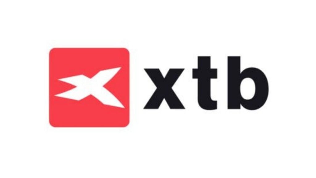 logo xtb con fondo bianco